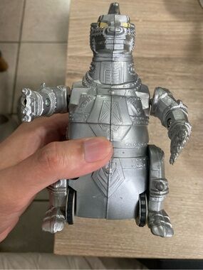 1983 RARE Bandai Japan MECHAGODZILLA 5.75” Battery Powered Moving Figure